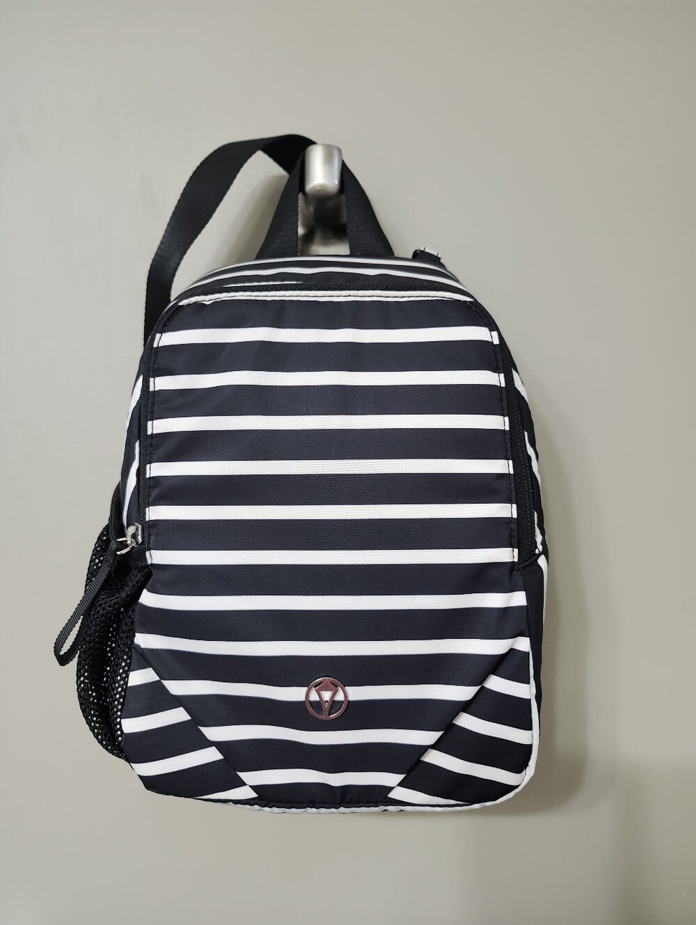 Ivivva Hungry For Adventure Striped Black And White Lunch Bag/backpack